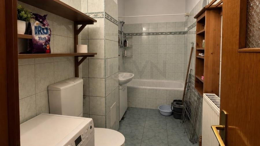 Apartament cu 3 camere decomandat în Victoriei