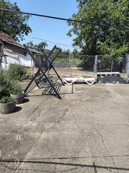Casă cu 4 camere în Deta