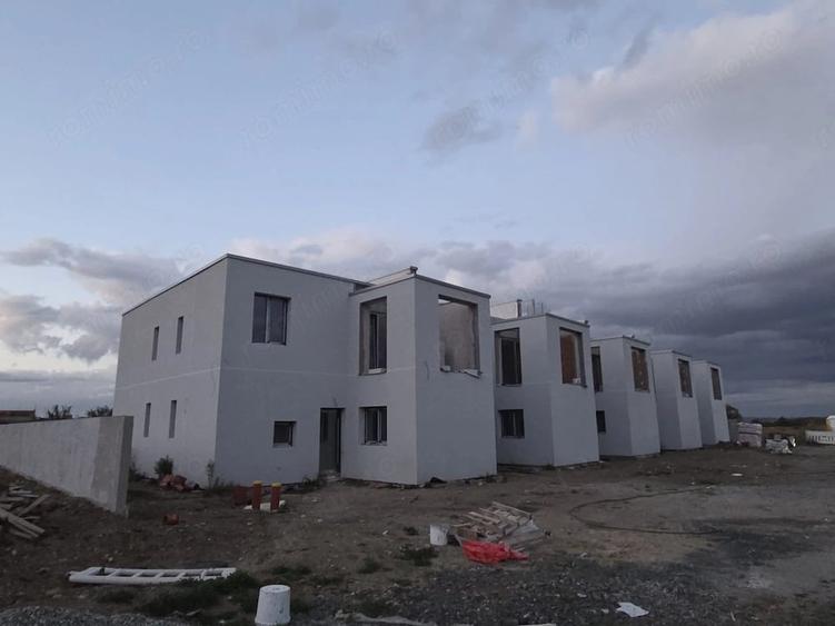 Casă cu 4 camere cu Teren 250 Mp în Central