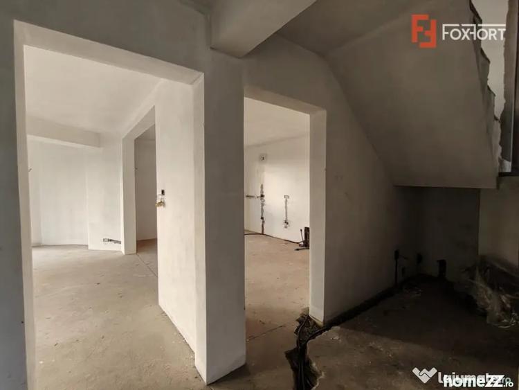 Casă cu 5 camere cu Teren 747 Mp în Sânandrei