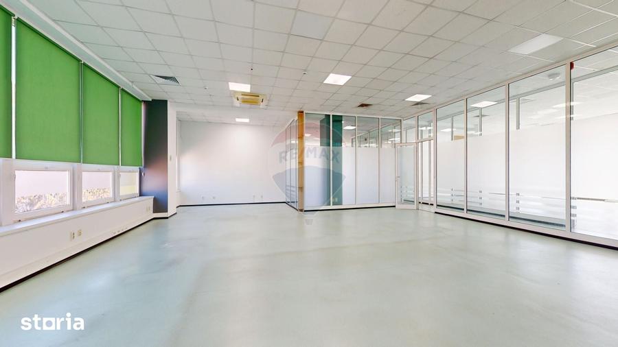 Spațiu comercial, de 513 mp, în Triaj