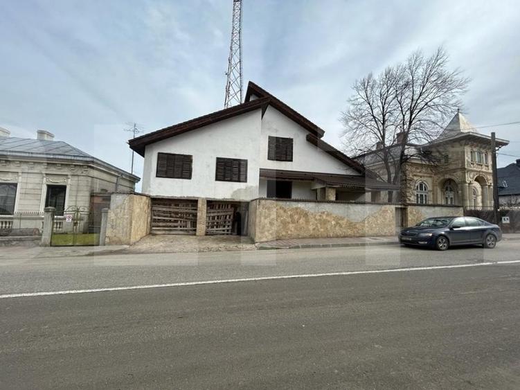 Casă individuală cu 8 camere cu Piscina în Dorohoi