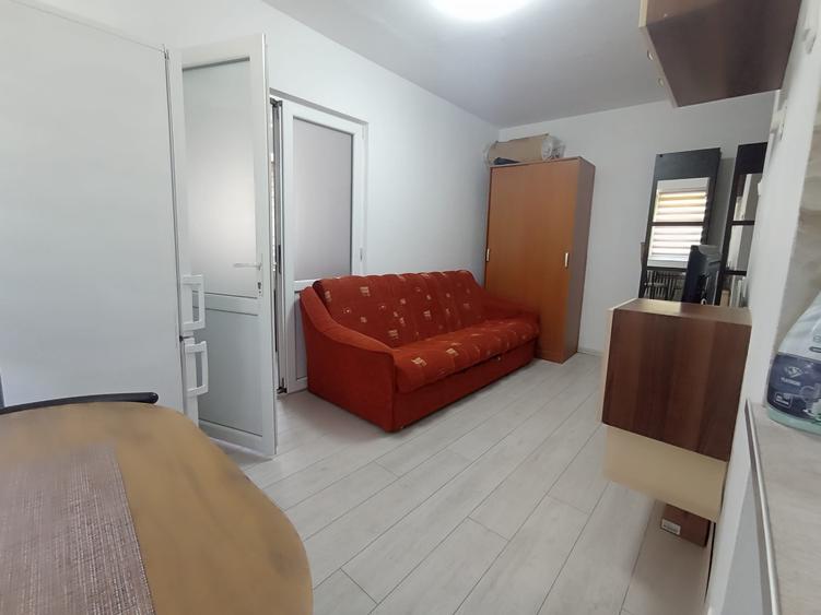 Apartament cu 2 camere decomandat în Podu Roș