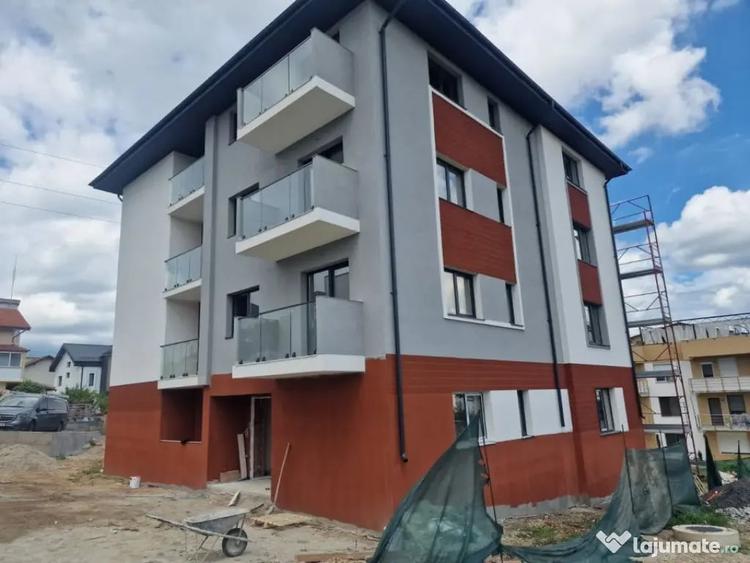 Apartament cu 2 camere decomandat în Smeura