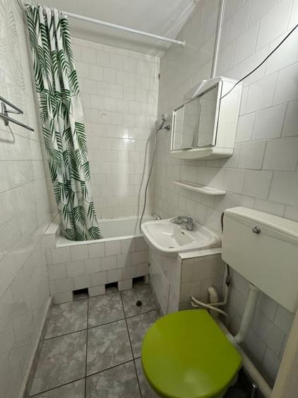 Apartament cu 4 camere decomandat, mobilat în Plopilor