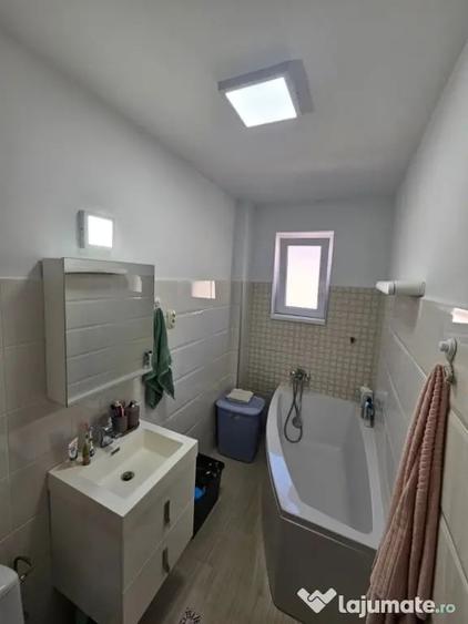 Apartament cu 2 camere decomandat în Ipotești