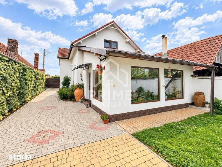Casă cu 6 camere cu Teren 800 Mp în Teiu