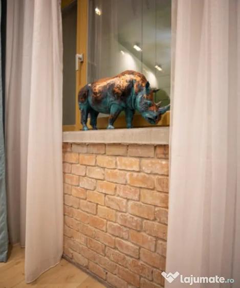 Apartament cu 3 camere semidecomandat în Semicentral