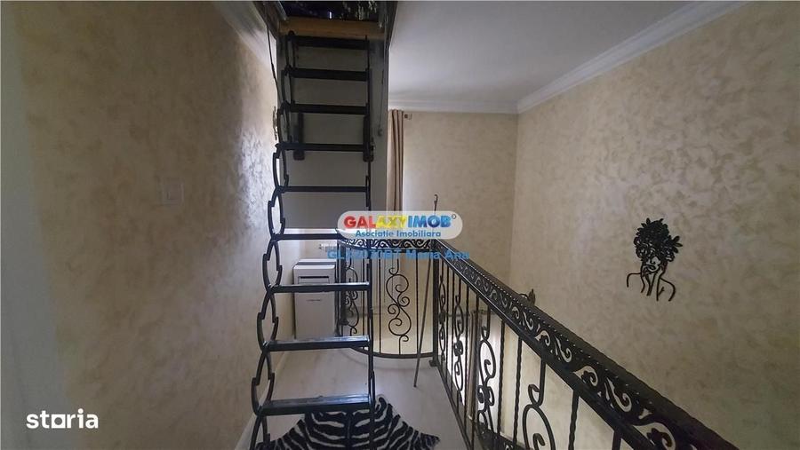 Casă cu 4 camere în Central