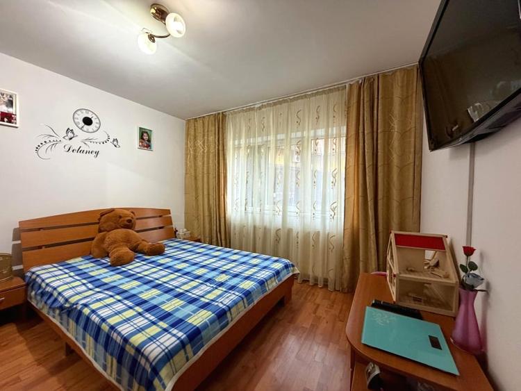 Apartament cu 4 camere decomandat, mobilat în Tolstoi
