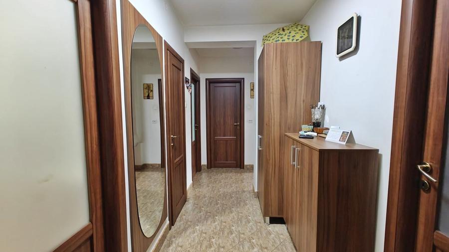 Apartament cu 4 camere semidecomandat în Grigorescu