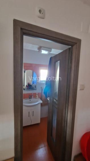 Vand apartament 3 camere