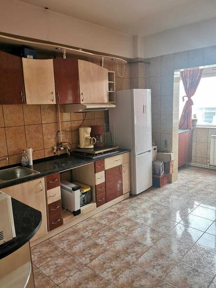 Apartament cu 3 camere decomandat în Ultracentral