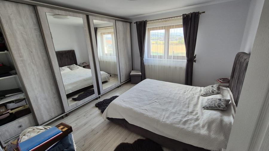 Casă individuală cu 5 camere cu Teren 868 Mp în Micești