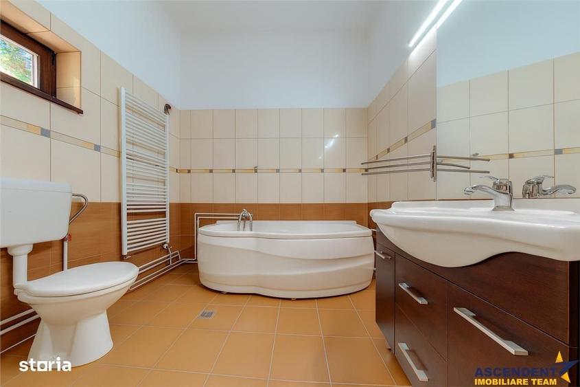 Casă cu 4 camere cu Teren 660 Mp în Rucăr