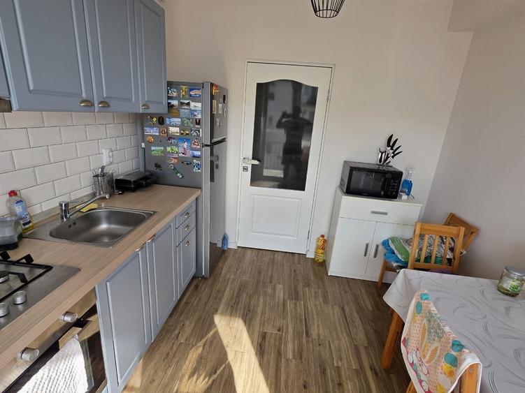 Apartament cu 2 camere semidecomandat în Florești