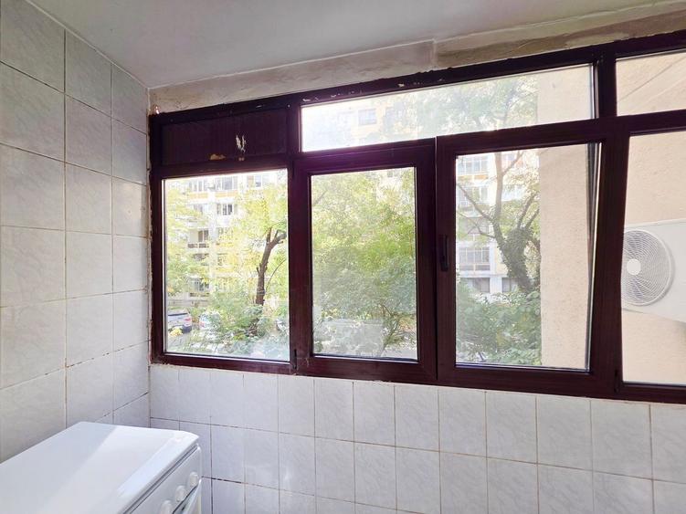 Apartament cu 3 camere decomandat, mobilat în Tineretului