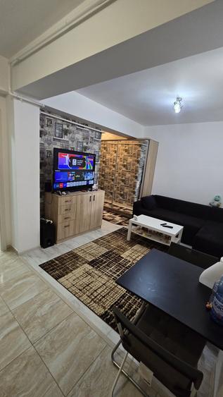 Garsonieră semidecomandată în Roșu