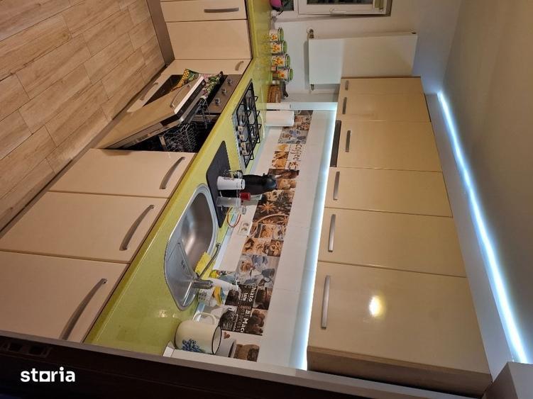 Apartament cu 4 camere decomandat, mobilat în Confecții