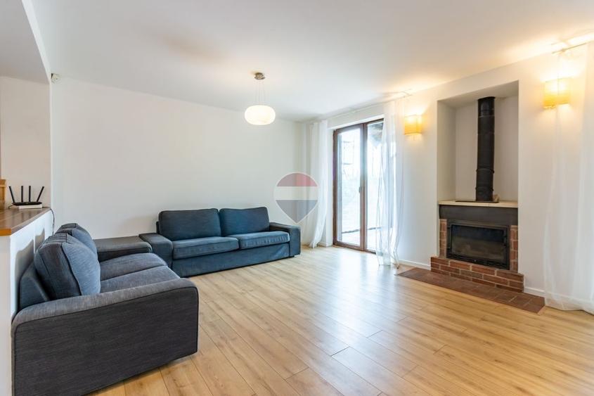 Casă individuală cu 6 camere cu Teren 751 Mp în Corbeanca
