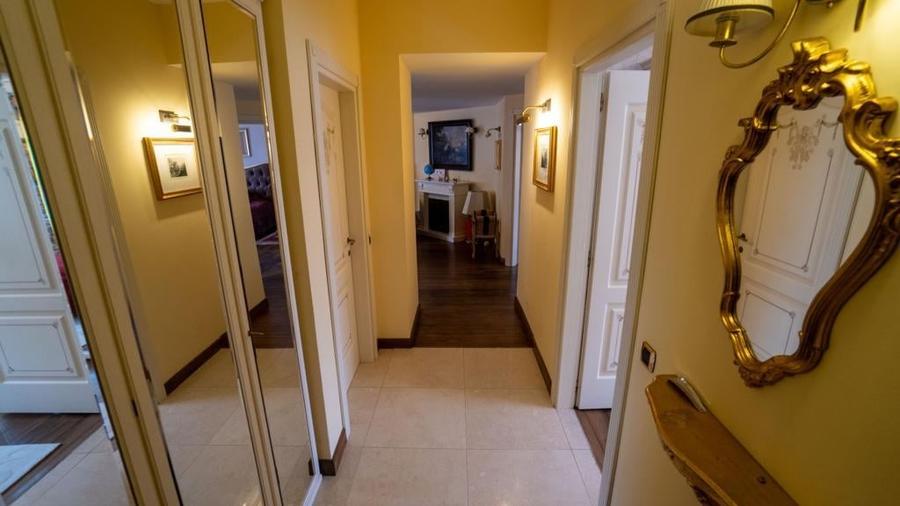 Apartament cu 4 camere decomandat în Clăbucet