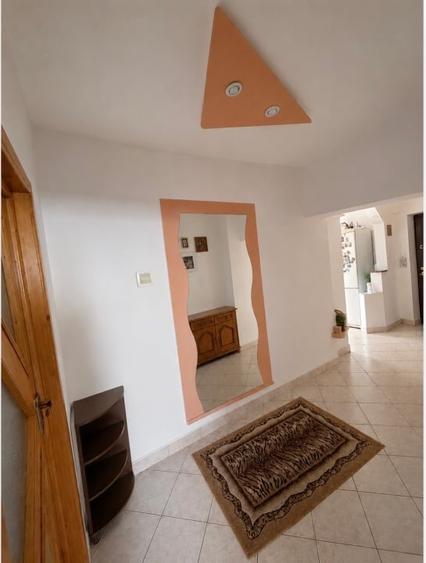 Apartament cu 4 camere decomandat, mobilat în Ștefan cel Mare