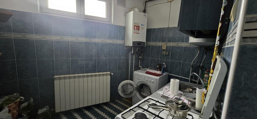 Casă individuală cu 6 camere cu Canalizare în ICIL