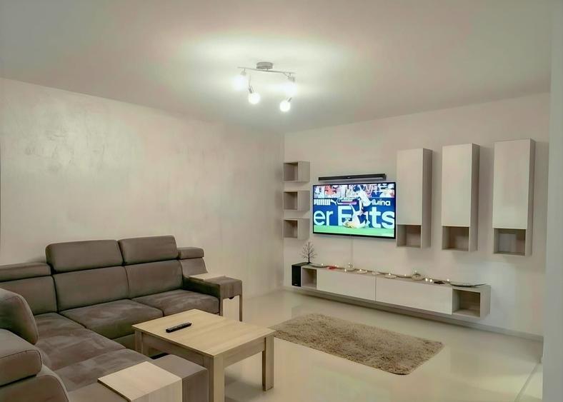 Apartament cu 3 camere decomandat, mobilat în Tomis Nord