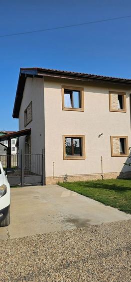 Duplex cu 4 camere cu Canalizare în Giroc