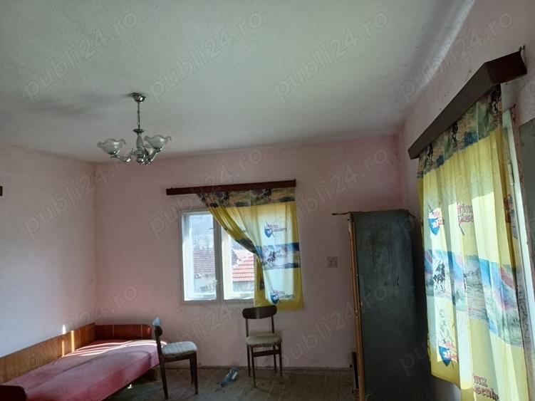 Casă cu 3 camere în Tiulești