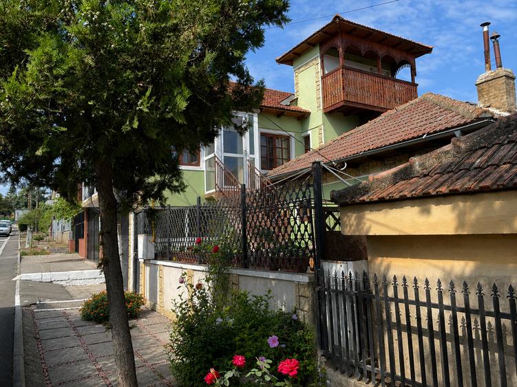Casă individuală cu 5 camere cu Canalizare în Ovidiu
