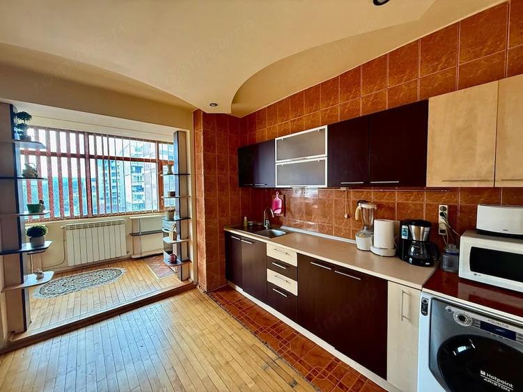 Apartament cu 4 camere decomandat în Nicolae Bălcescu