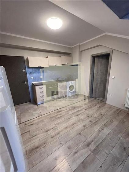 Apartament cu 2 camere semidecomandat, mobilat în Central