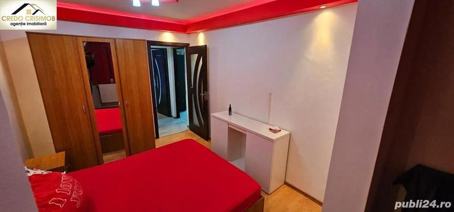 Apartament cu 4 camere semidecomandat în Micro II