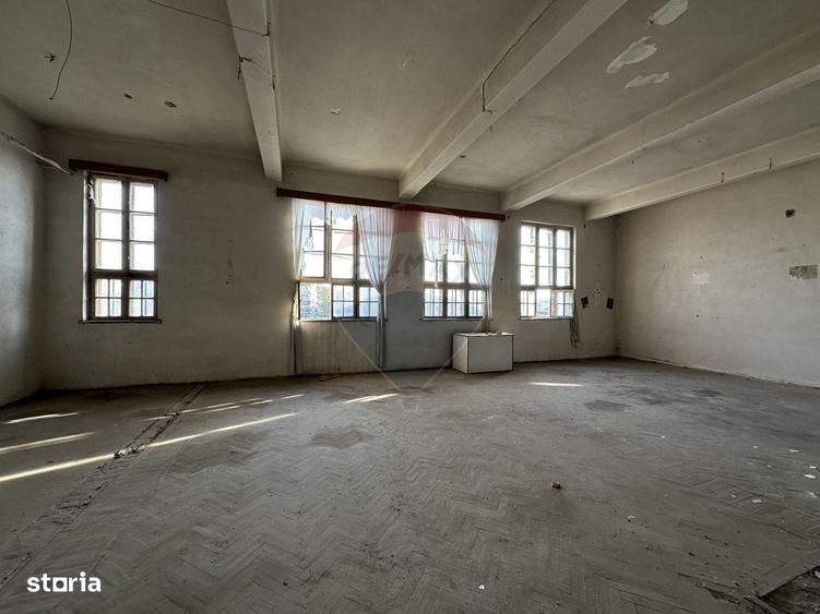 Spațiu comercial, de 2,500 mp, în Ultracentral