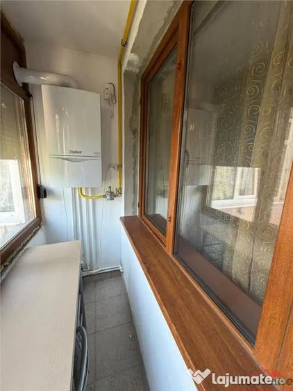 Apartament cu 3 camere decomandat în Sud