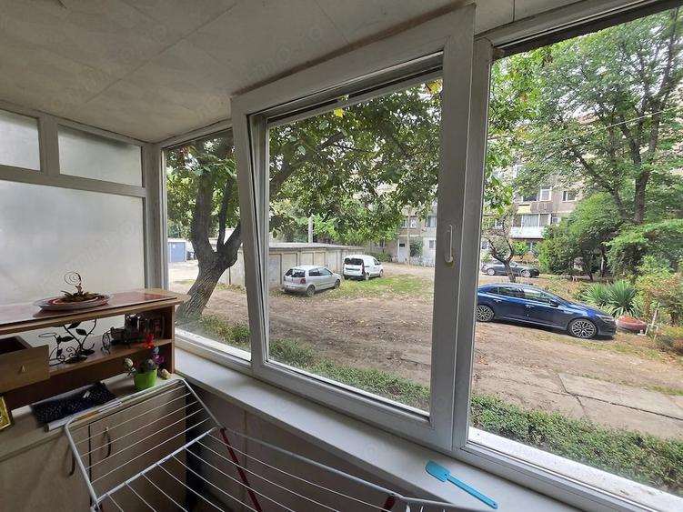 Apartament cu 3 camere decomandat în Aradului