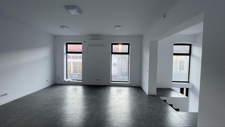 Spațiu comercial, de 50 mp, în Central