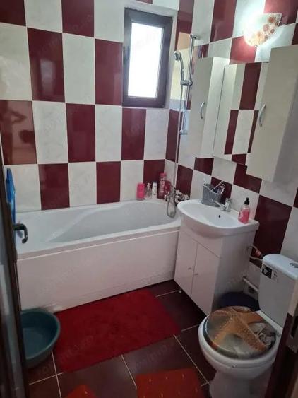 Apartament cu 3 camere decomandat, mobilat în Central