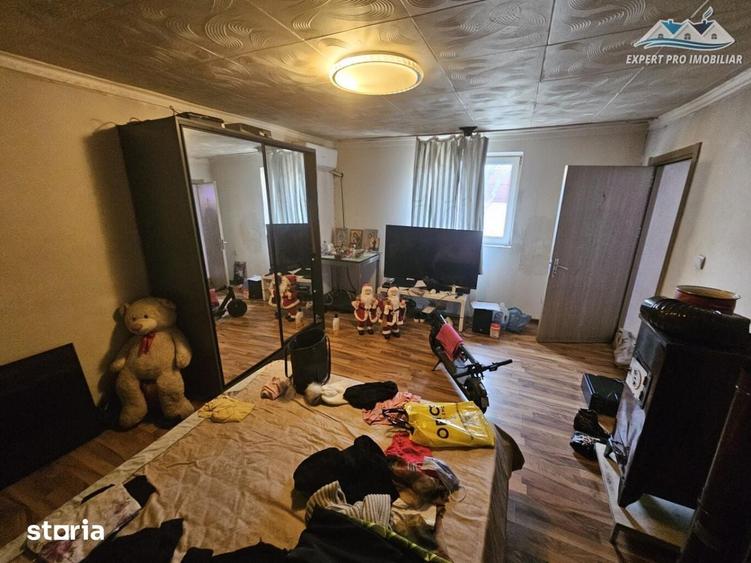 Casă cu 4 camere cu Teren 254 Mp în Giulești
