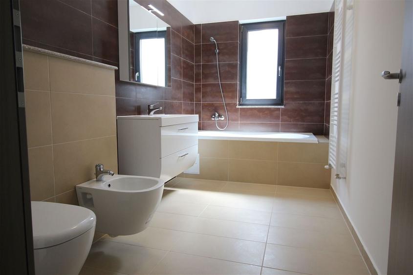 Apartament cu 3 camere decomandat, mobilat în Nord