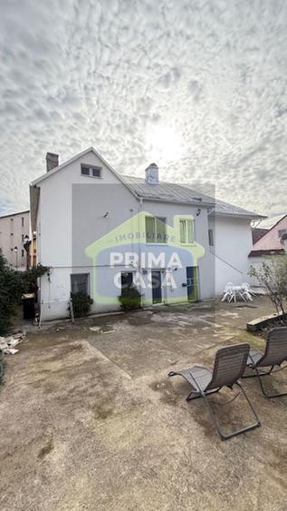 Casă individuală cu 4 camere cu Canalizare în Orașul Vechi