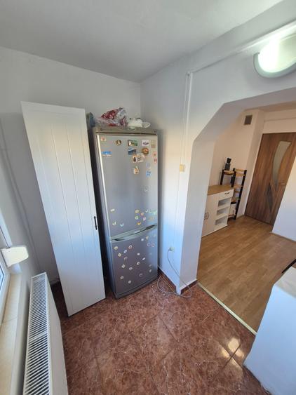 Apartament cu 3 camere decomandat în Spitalul Județean
