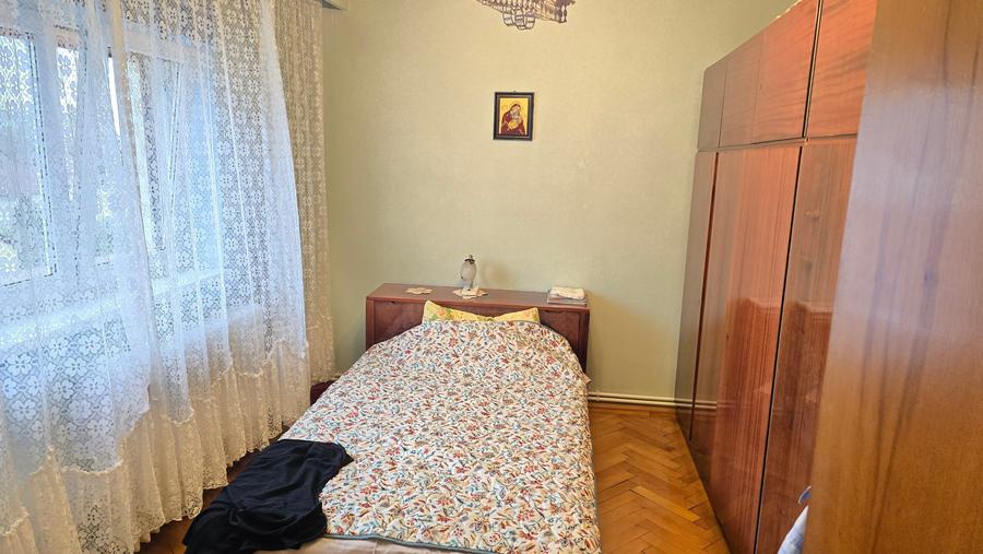 Apartament cu 3 camere decomandat în Împăratul Traian