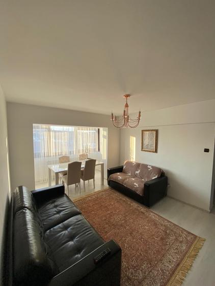 Apartament cu 3 camere semidecomandat în Fălticeni