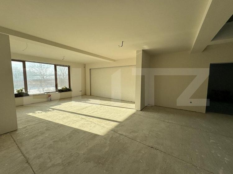 Casă individuală cu 6 camere cu Garaj în Horodnic