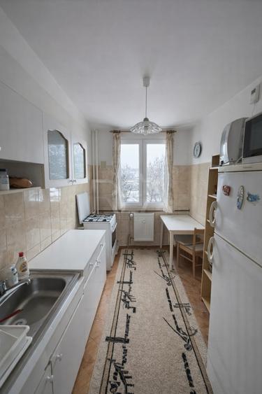 Apartament cu 3 camere semidecomandat, mobilat în Theodor Pallady