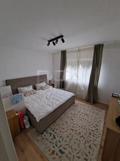 Apartament cu 4 camere decomandat, mobilat în Nerva Traian