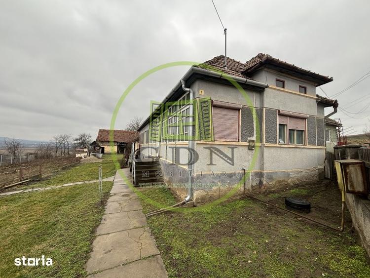 Casă cu 3 camere cu Teren 2500 Mp în Cetatea de Baltă