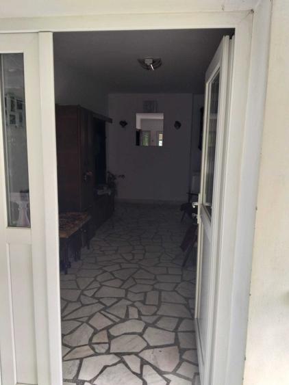 Casă cu 2 camere în Central